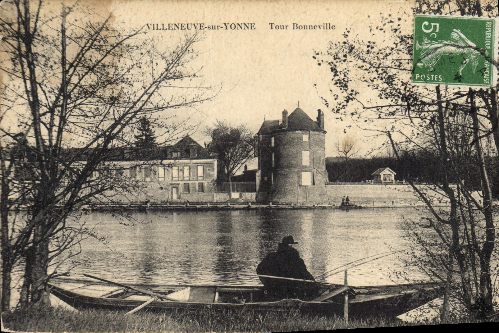 CPA Villeneuve sur Yonne Tour Bonneville