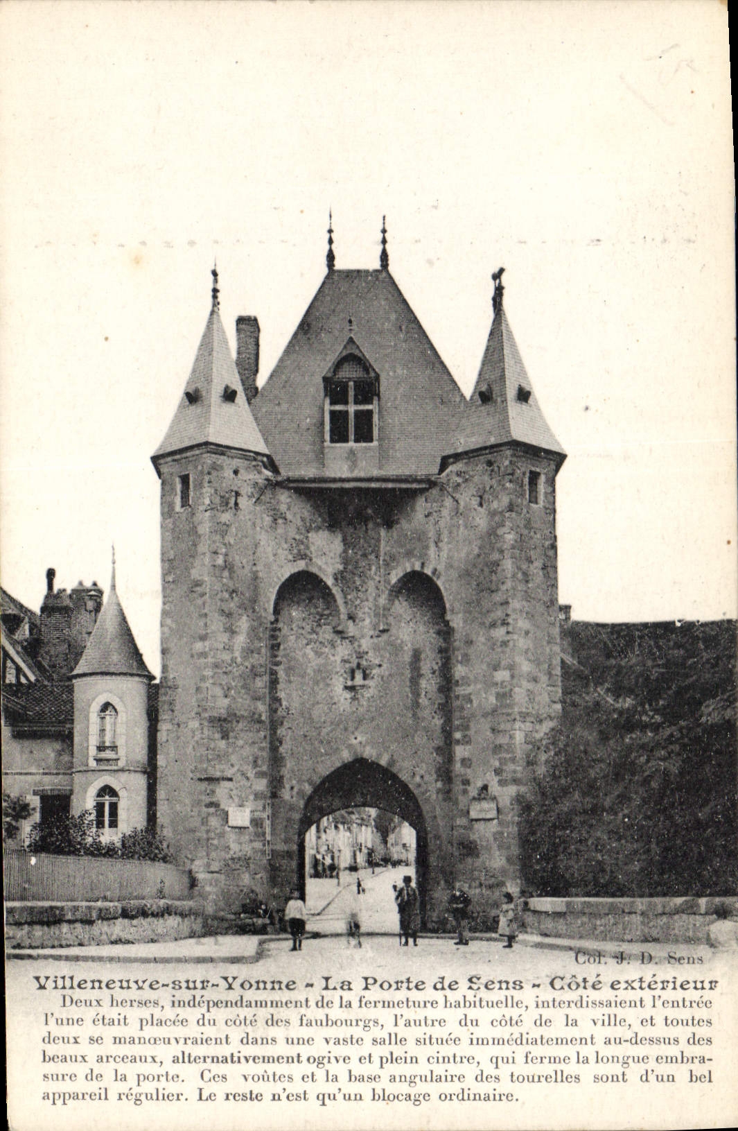 CPA Villeneuve sur Yonne La Porte de Sens Cote exterieur