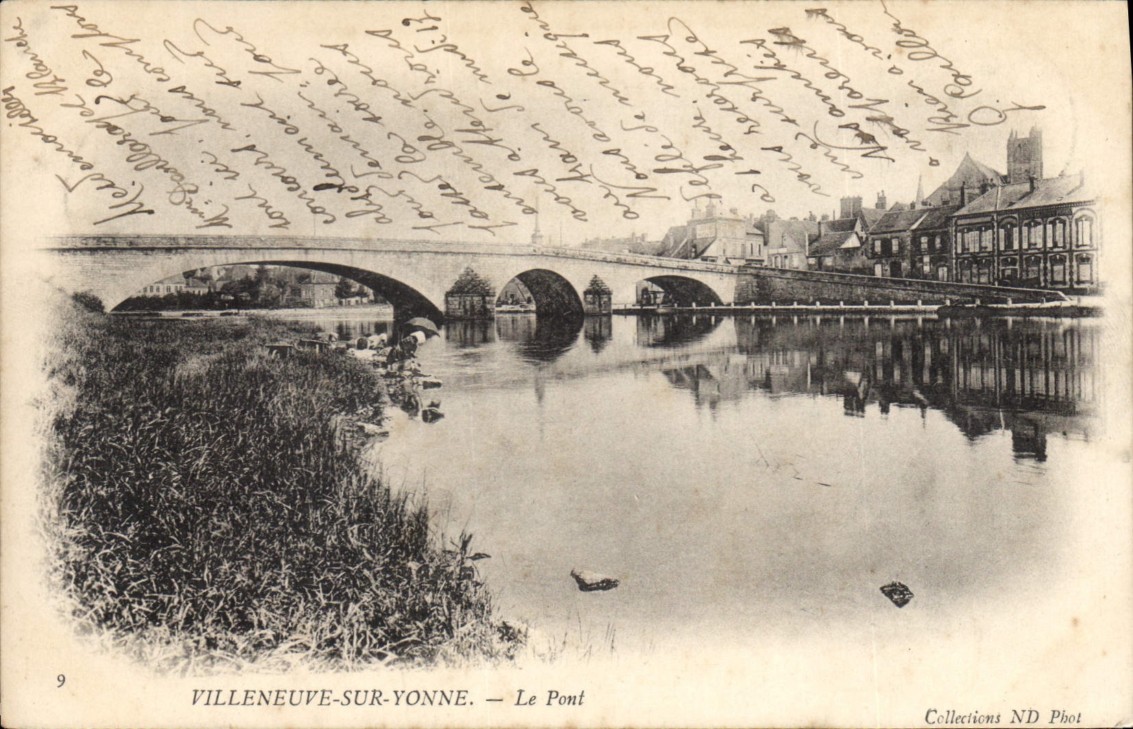 CPA Villeneuve sur Yonne Le Pont