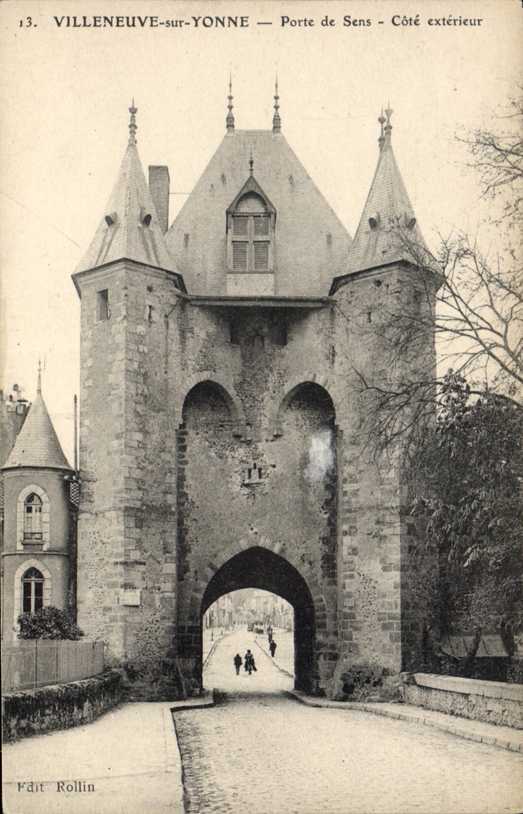 CPA Villeneuve sur Yonne Porte de Sens Cote exterieur