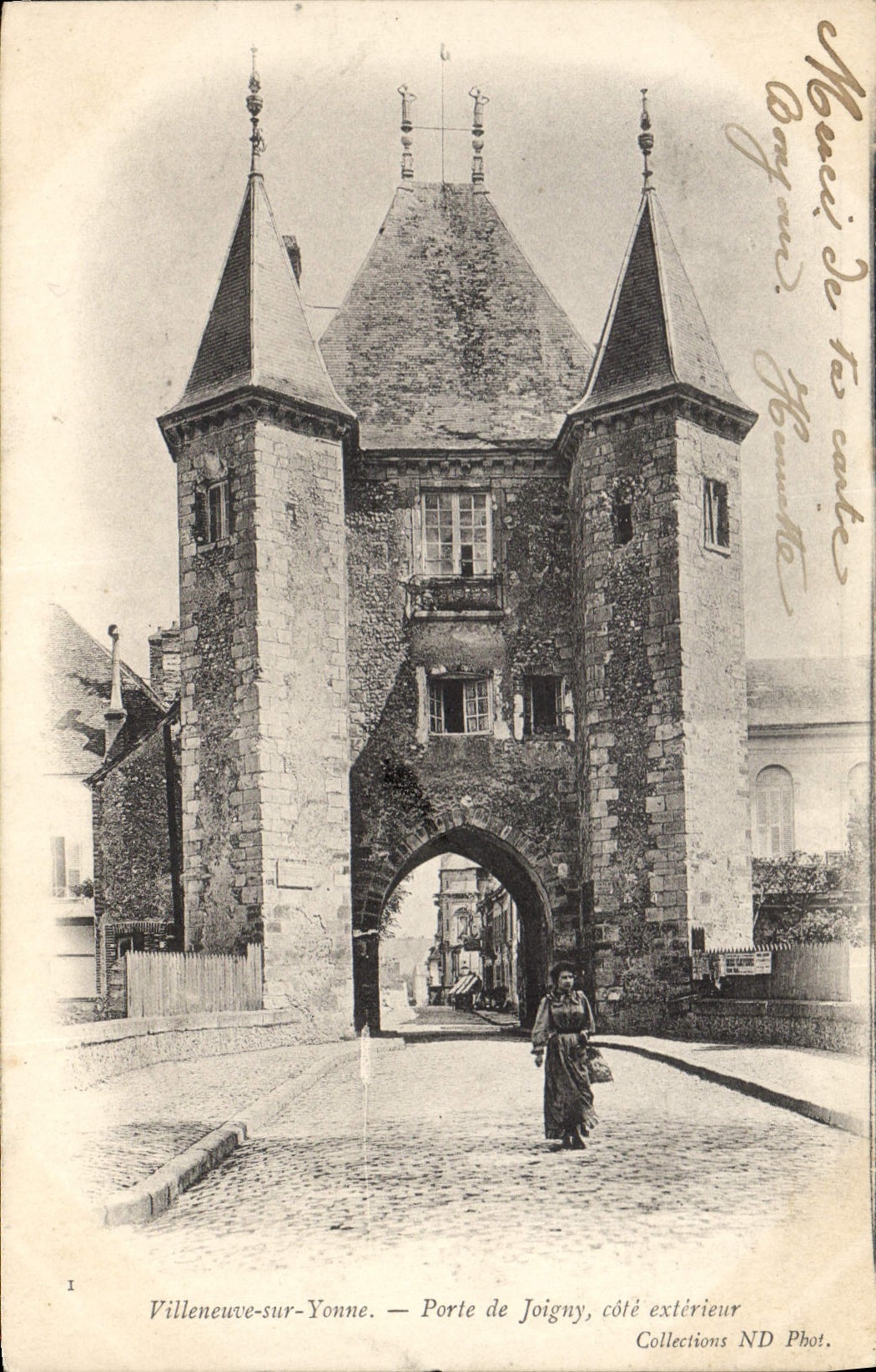 CPA Villeneuve sur Yonne Porte de Joigny cote exterieur 