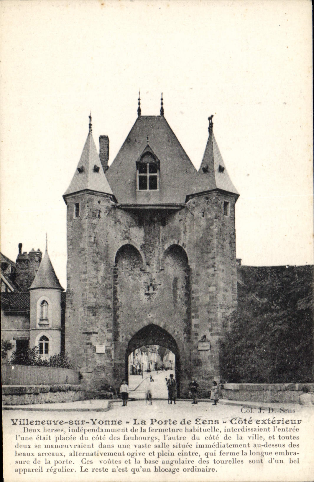 CPA Villeneuve sur Yonne La Porte de Sens Cote exterieur