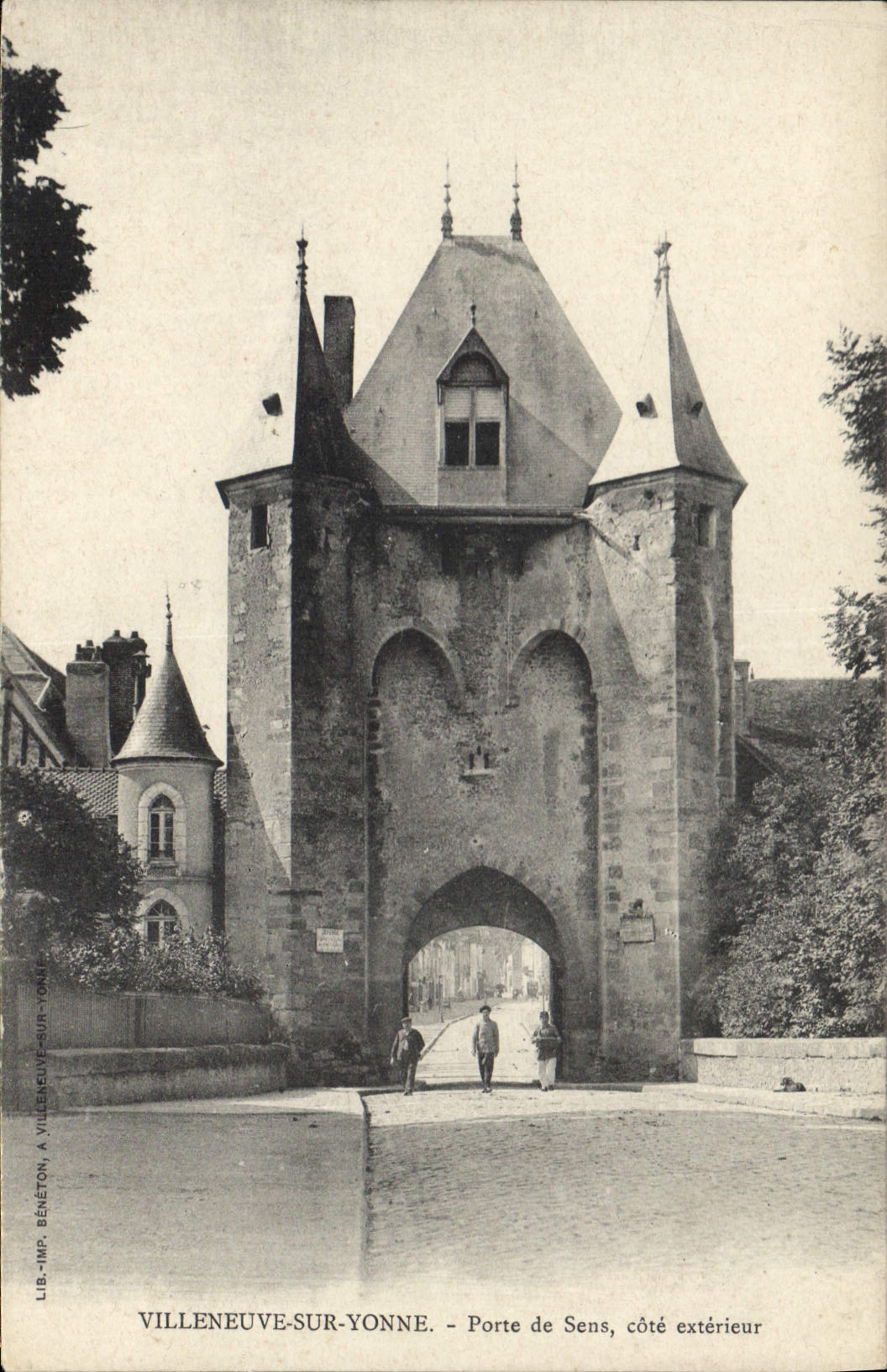 CPA Villeneuve sur Yonne Porte de Sens Cote exterieur