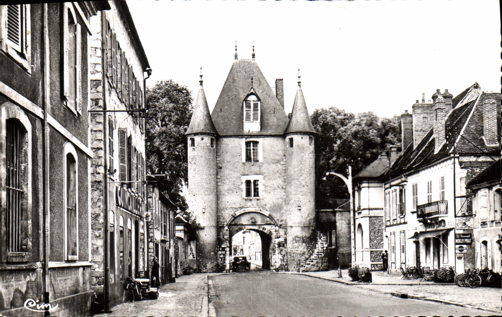 CPA Villeneuve sur Yonne Yonne Porte de Sens