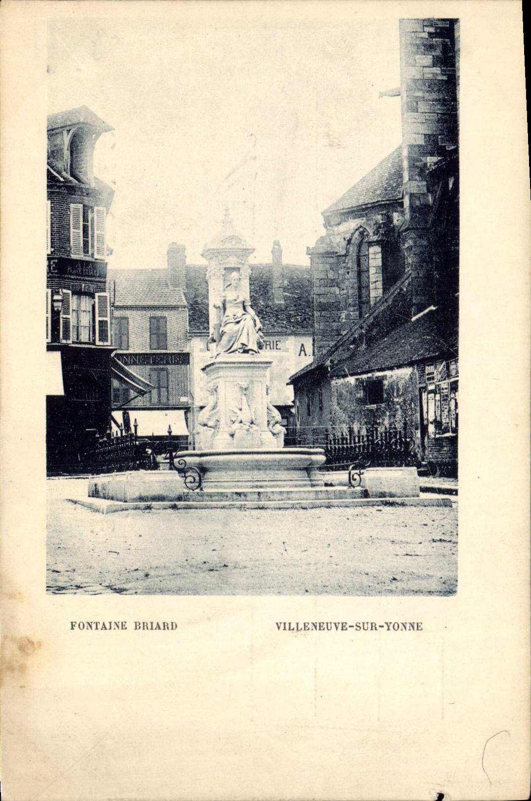 CPA Fontaine Briard Villeneuve sur Yonne
