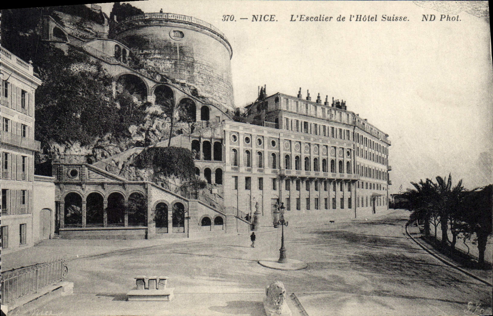 CPA Nice l'Escalier de l'Hotel Suisse