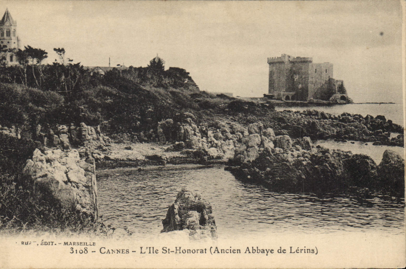 CPA Cannes L'Ile St Honorat Ancien Abbaye de Lerins 
