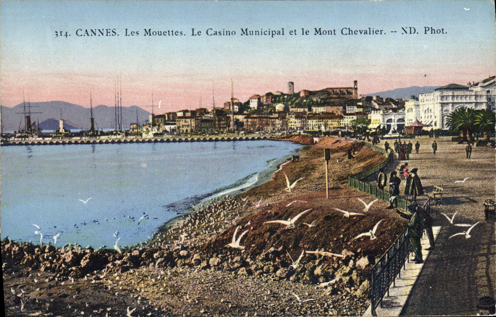 CPA Cannes Les Mouettes Le Casino Municipal et le Mont Chevalier 