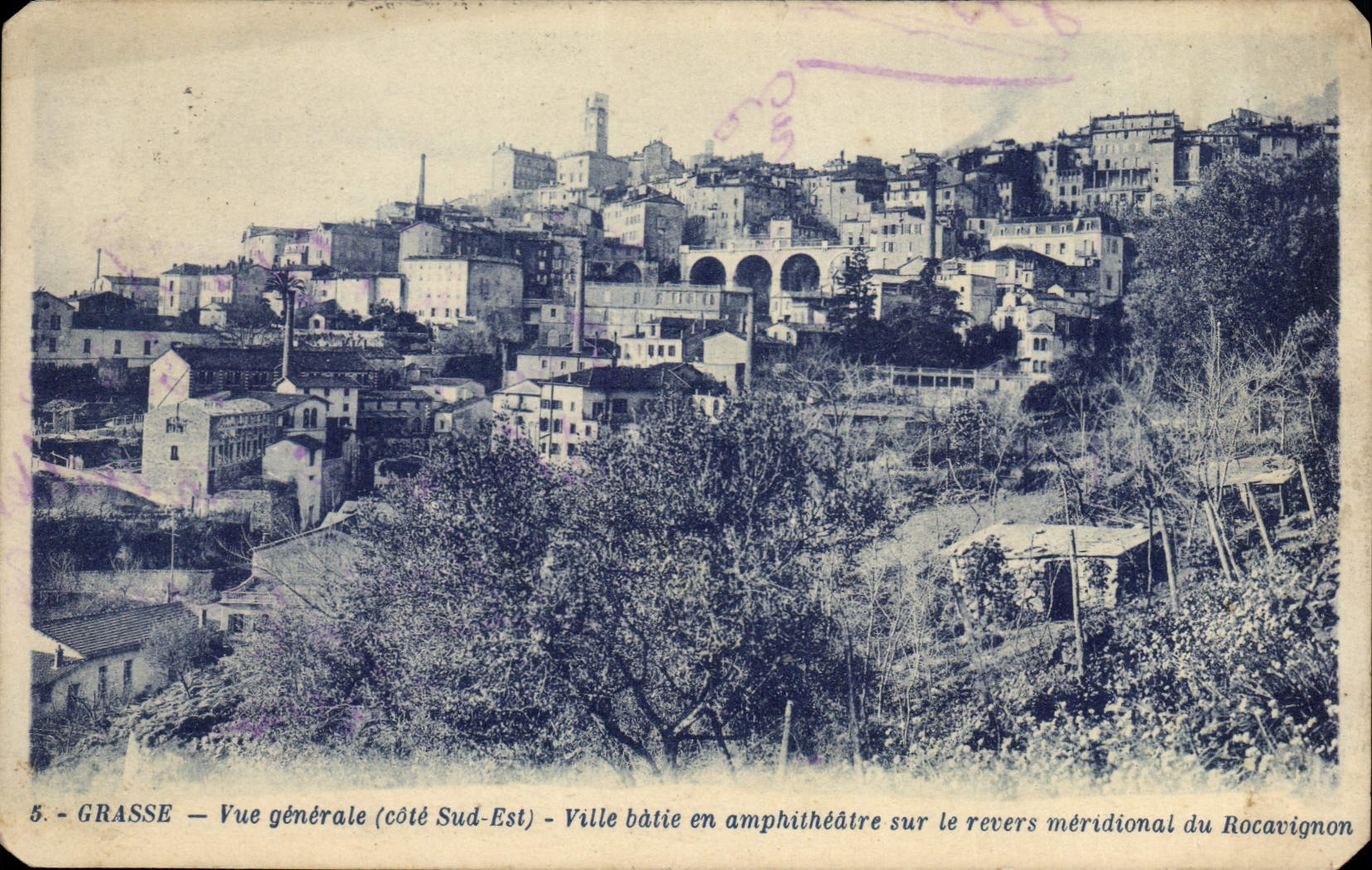 CPA Grasse Vue generale cote Sud Est Ville batie en amphitheatre sur le revers meridional du Rocarig
