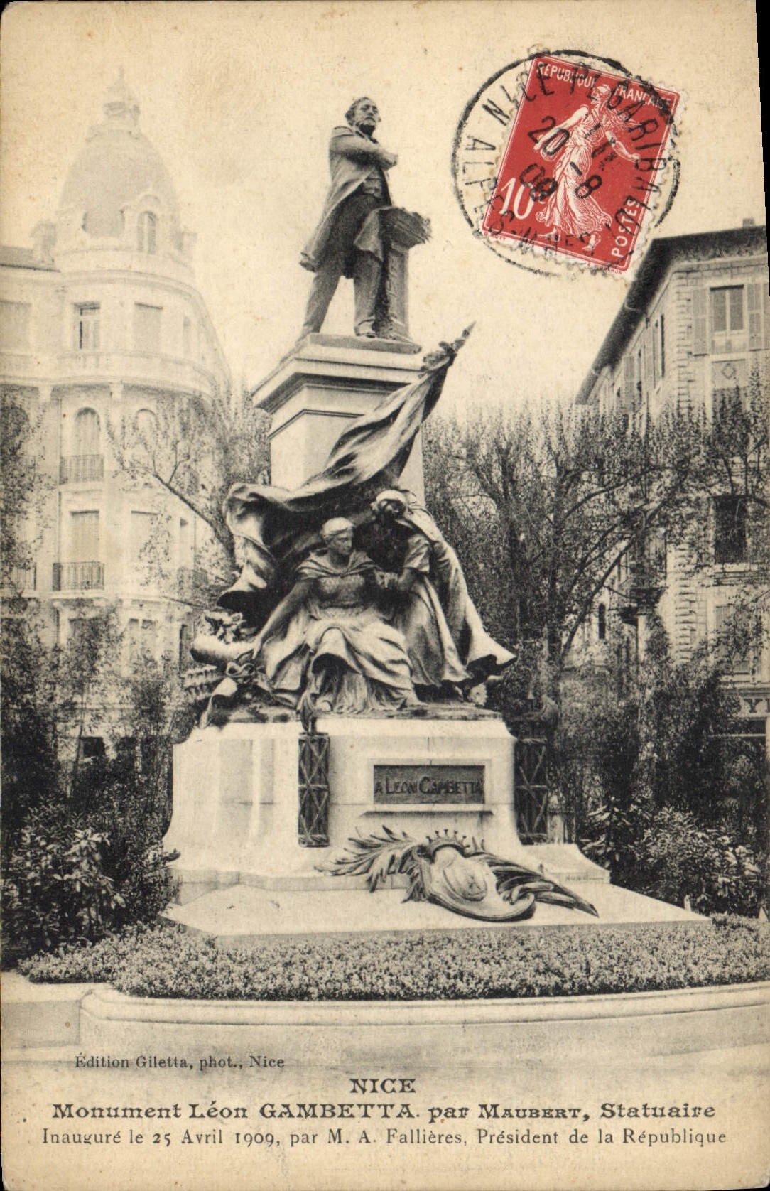 CPA Nice Monument Leon Gambetta par Maubert Statuaire 