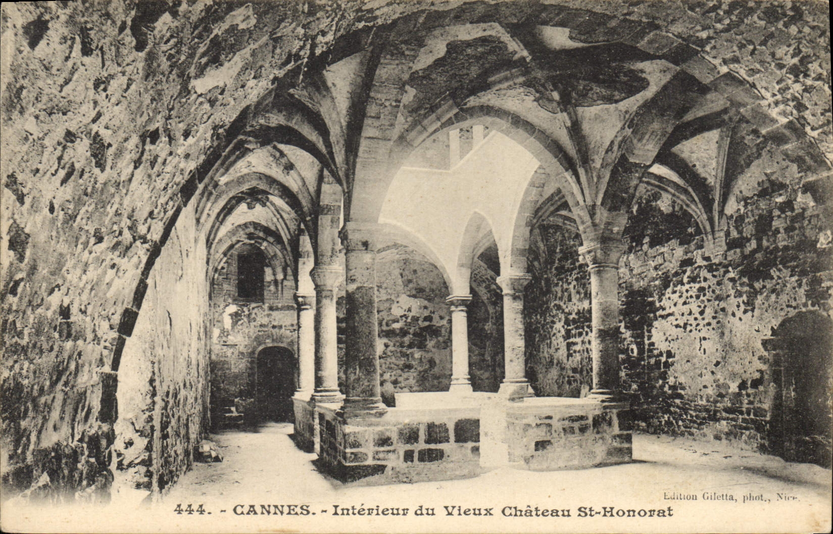 CPA Cannes Interieur du Vieux Chateau St Honorat 