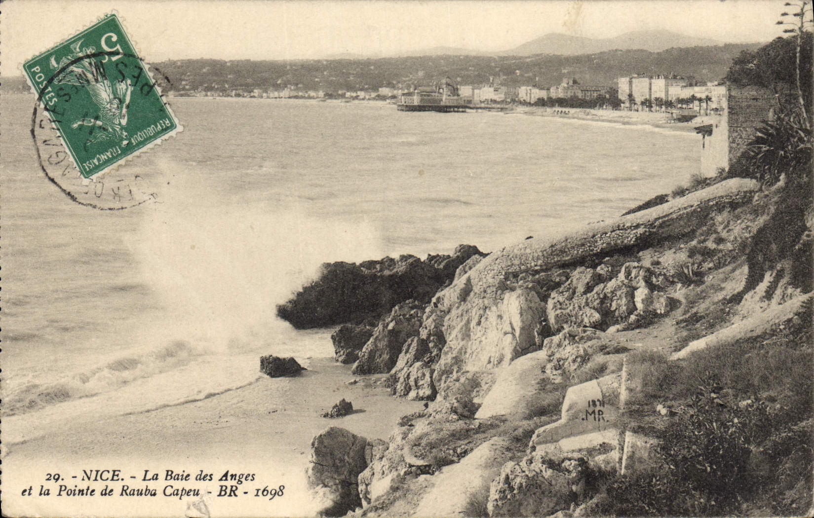 CPA Nice La Baie des Anges et la Pointe de Rauba Capeu 