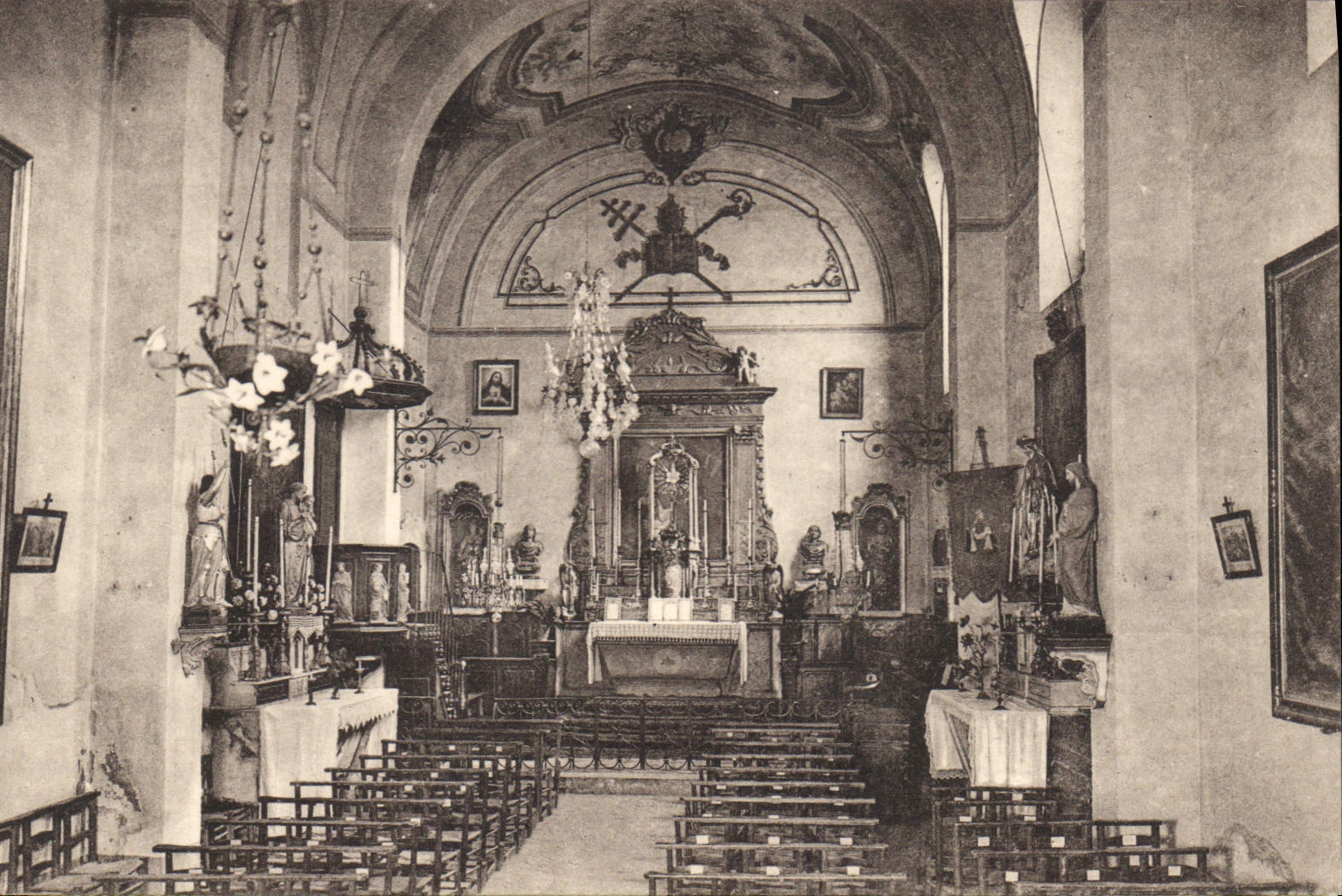 CPA Roquefort Alpes Maritimes Eglise paroissiale Notre Dame de Canlache Vue interieure 