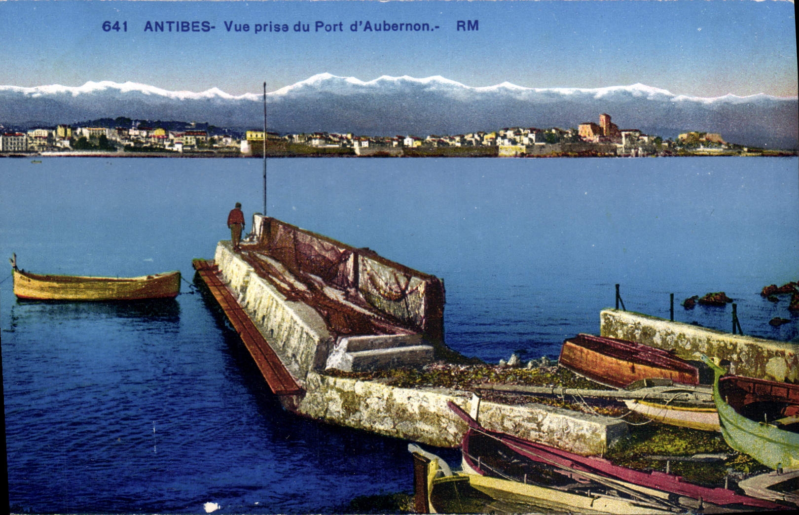 CPA Antibes Vue prise du Port d'Aubernon