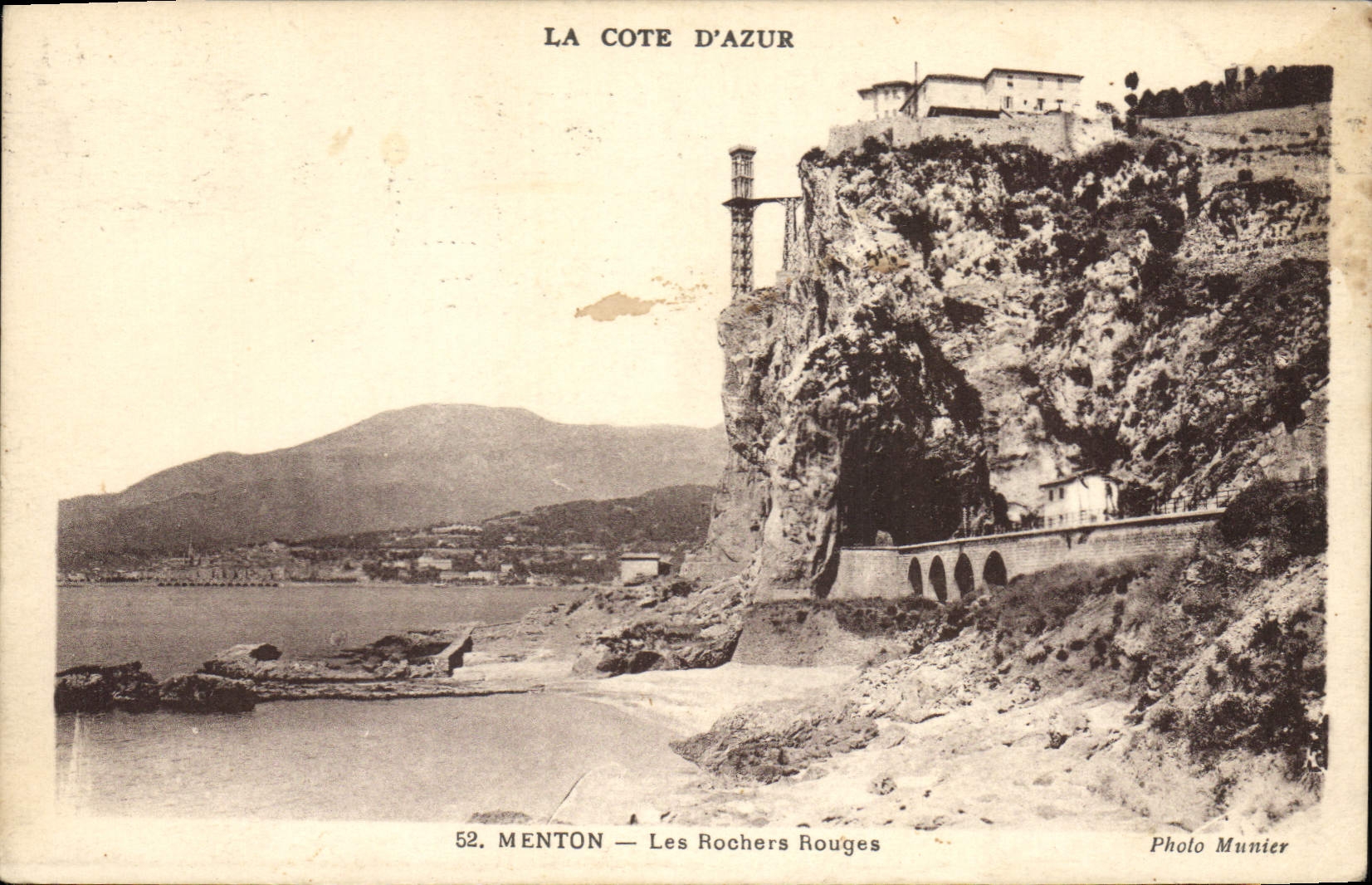 CPA La Cote d'Azur Menton Les Rochers Rouges 