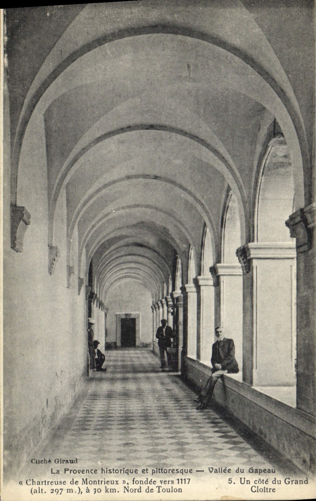 CPA La Provence historique et Pittoresque Valle du Gapeau Un cote du Grand Cloitre