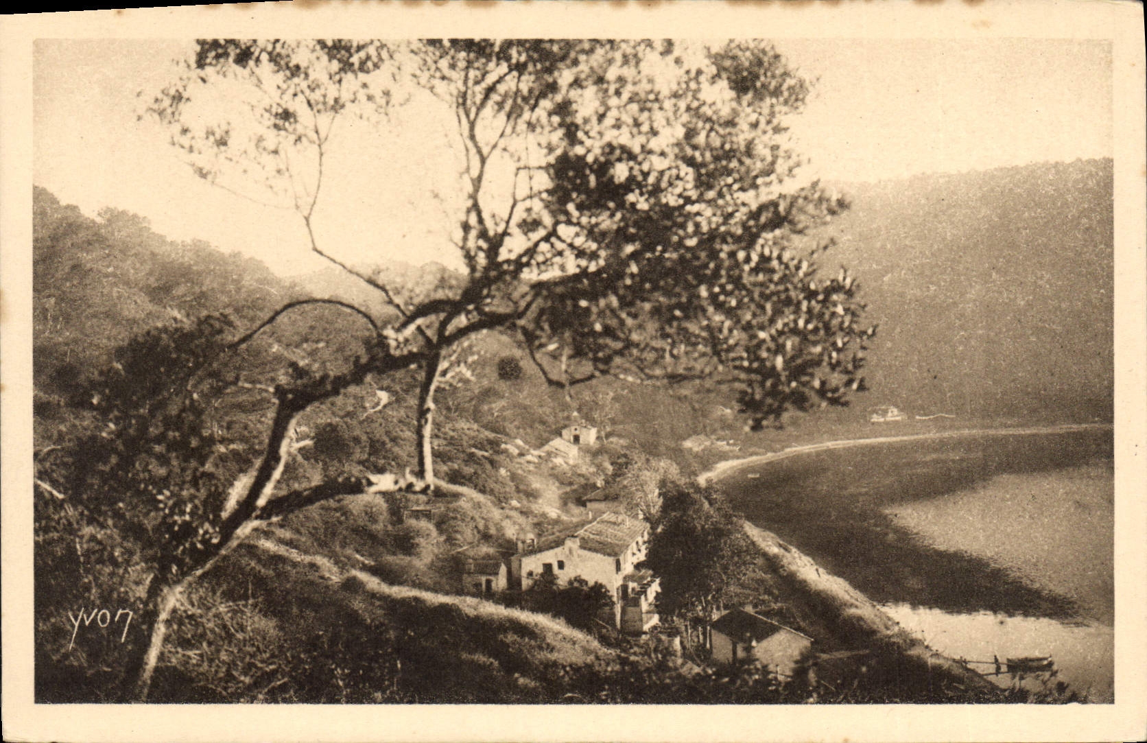 CPA Ile de Port Cros Var Au fond de la baie Face au large l'Hostellerie de l'Ile d'Or