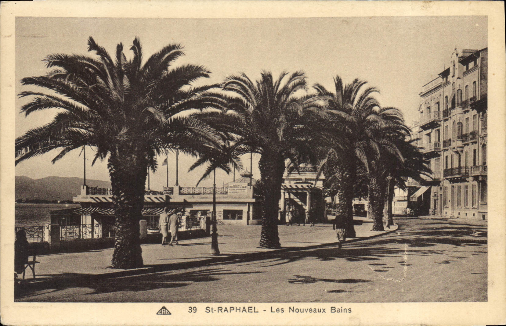 CPA St Raphael Les Nouveaux Bains 