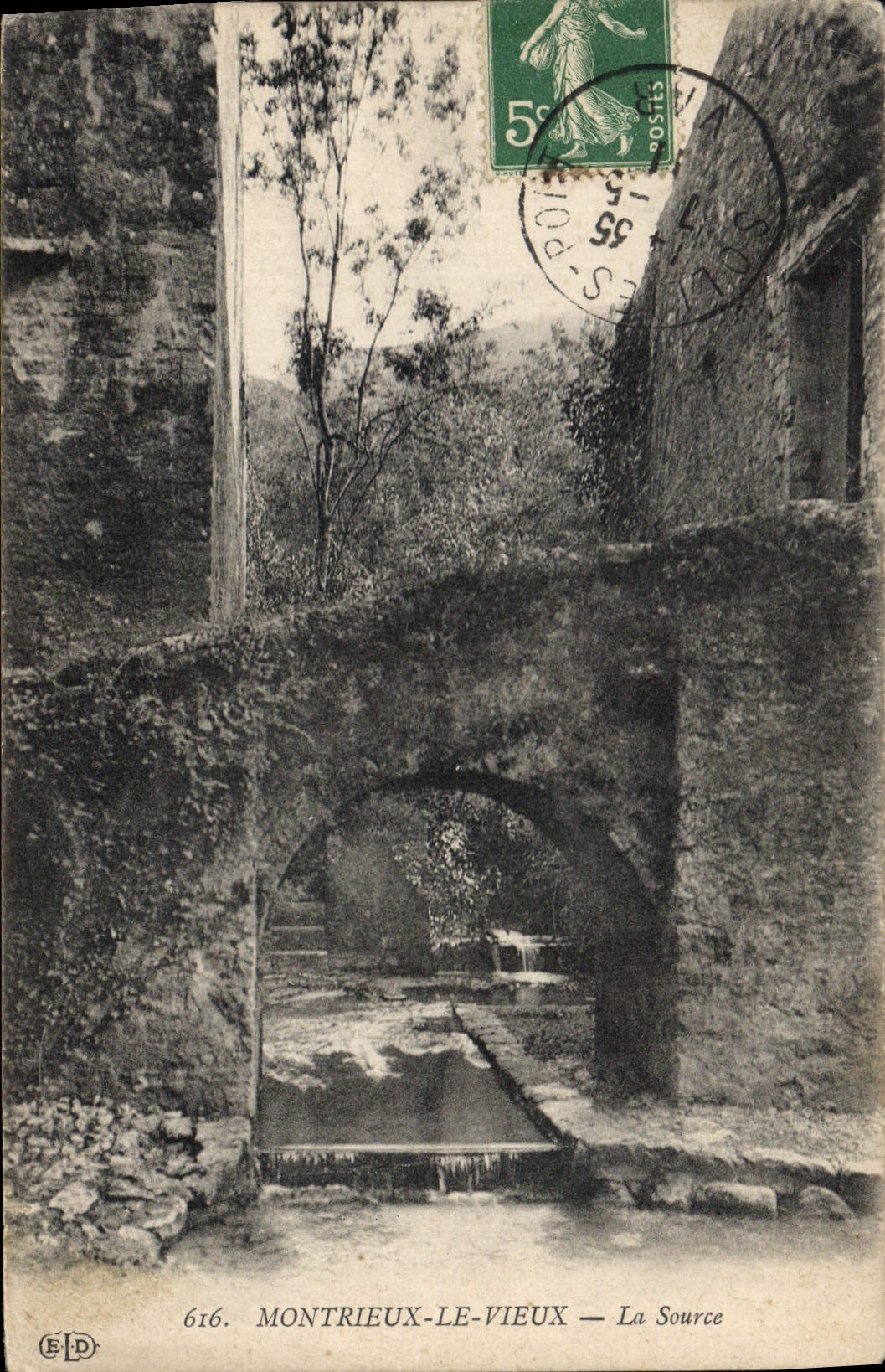 CPA Montrieux le Vieux La Source