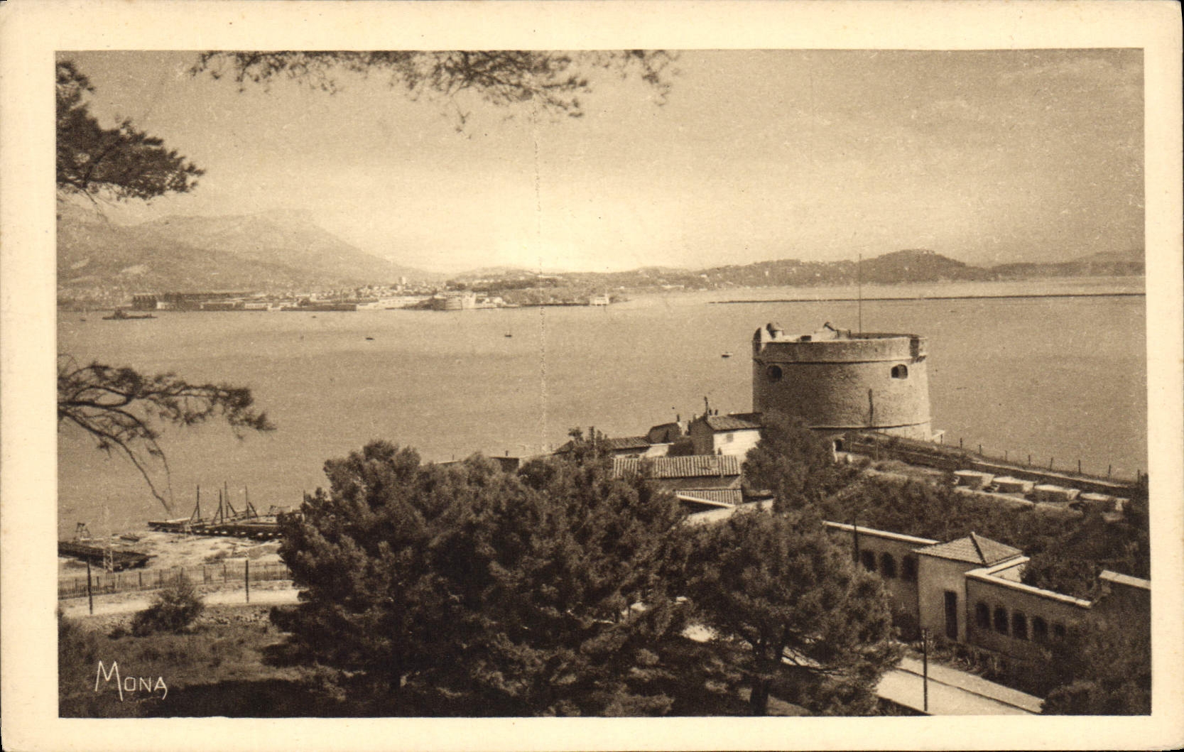 CPA Les Petits Tableaux de Provence Manteau pris de Toulon La Tour Balaguir 