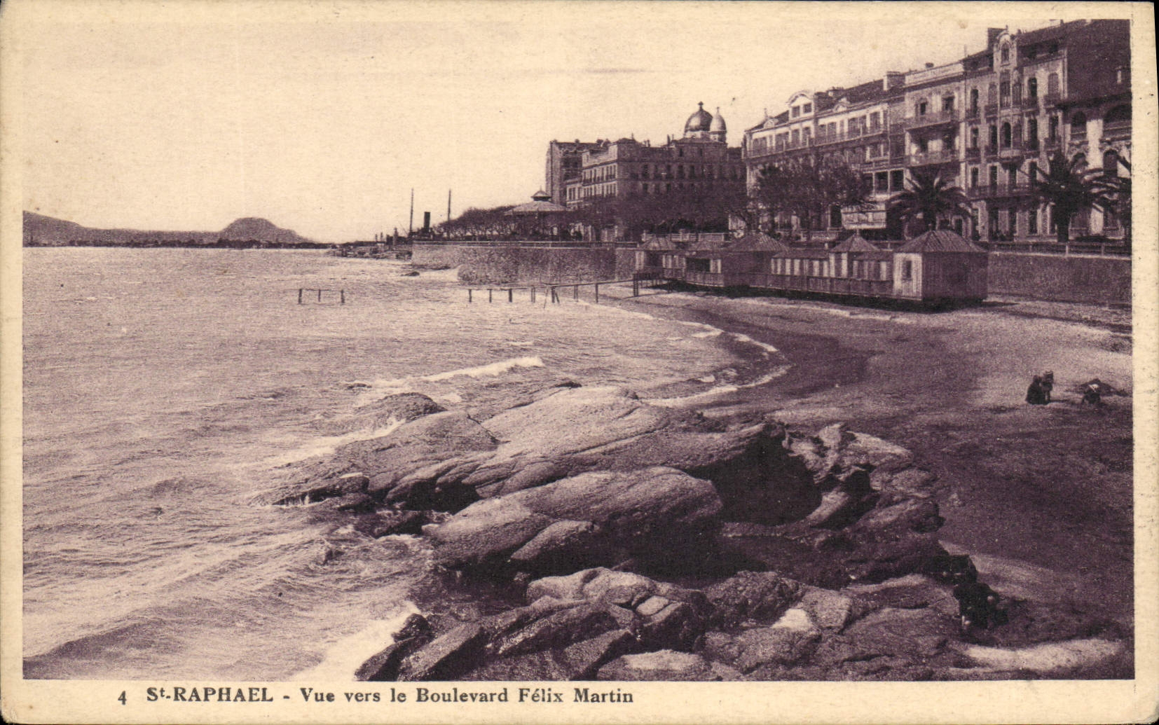 CPA St Raphael Vue sur le Boulevard Felix Martin 
