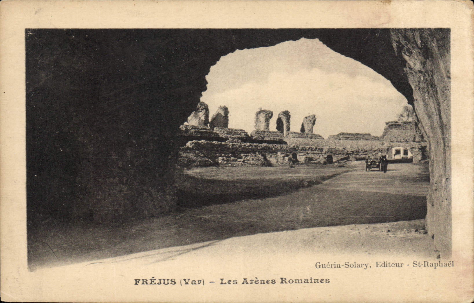 CPA Frejus Var Les Arenes Romaines 