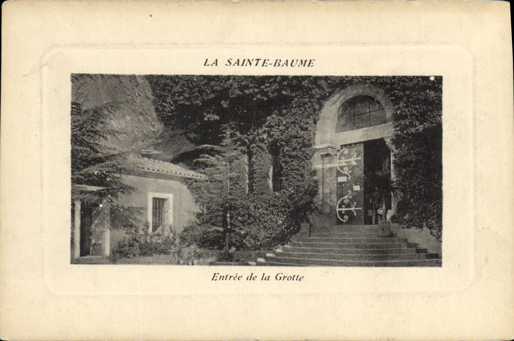 CPA La Sainte Baume Entree de la Gritte 