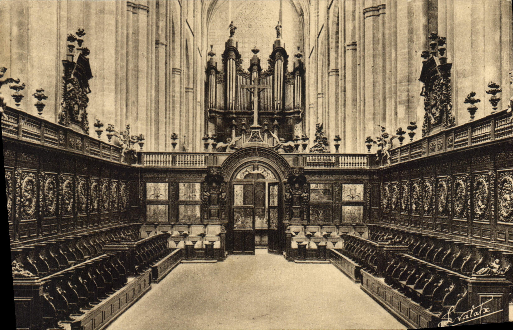 CPA Basilique de St Maximin Var Choeur Vue d'ensemble Orgue