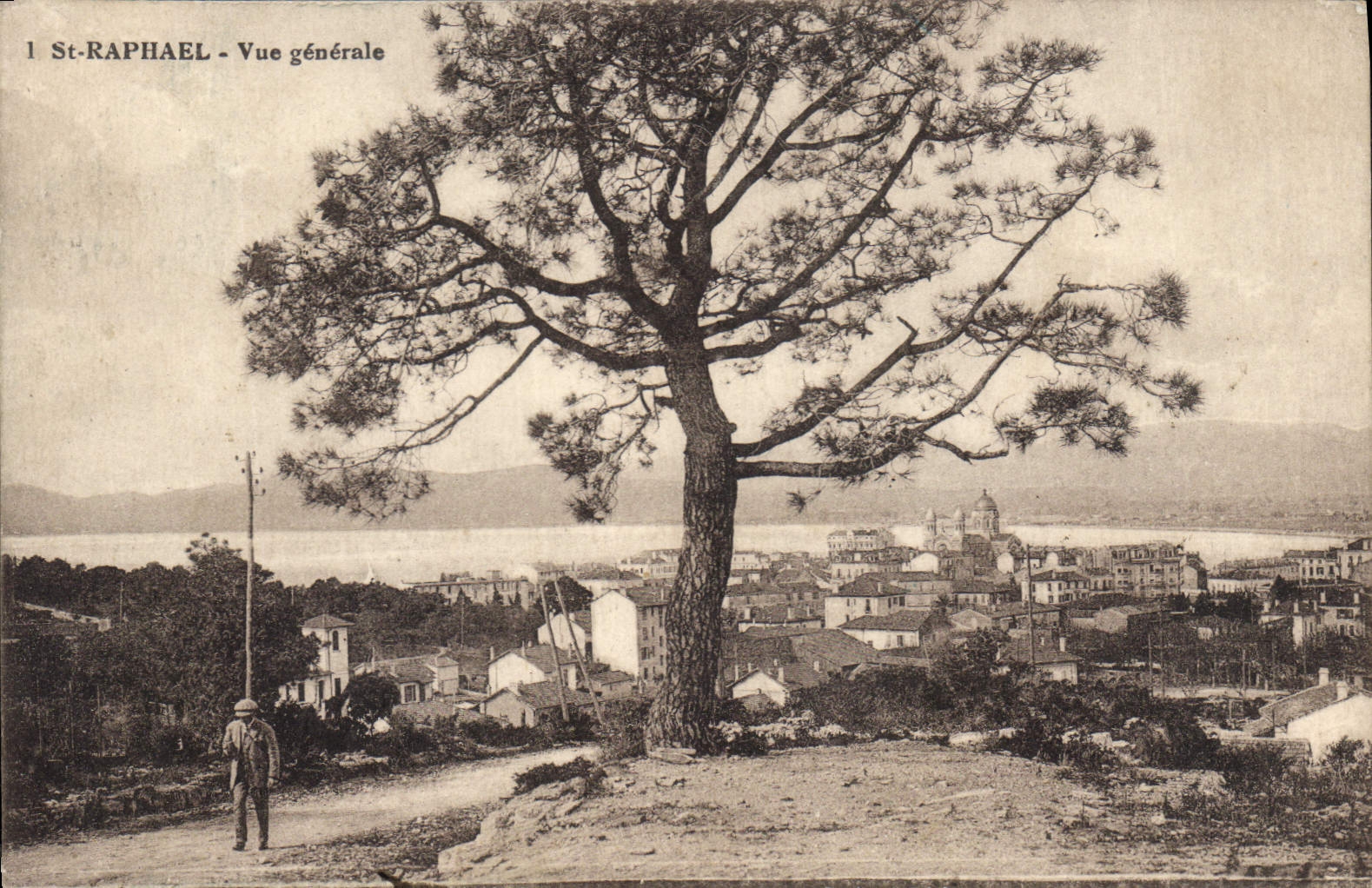 CPA St Raphael Vue generale 