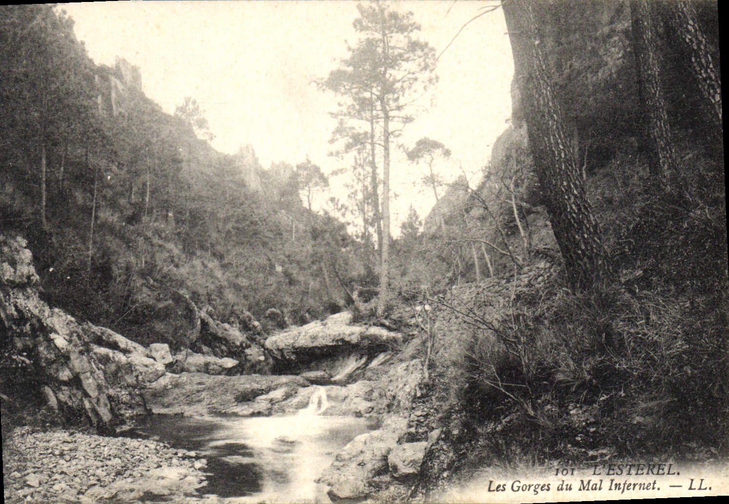 CPA l'Esterel Les Gorges du Mal Infernet