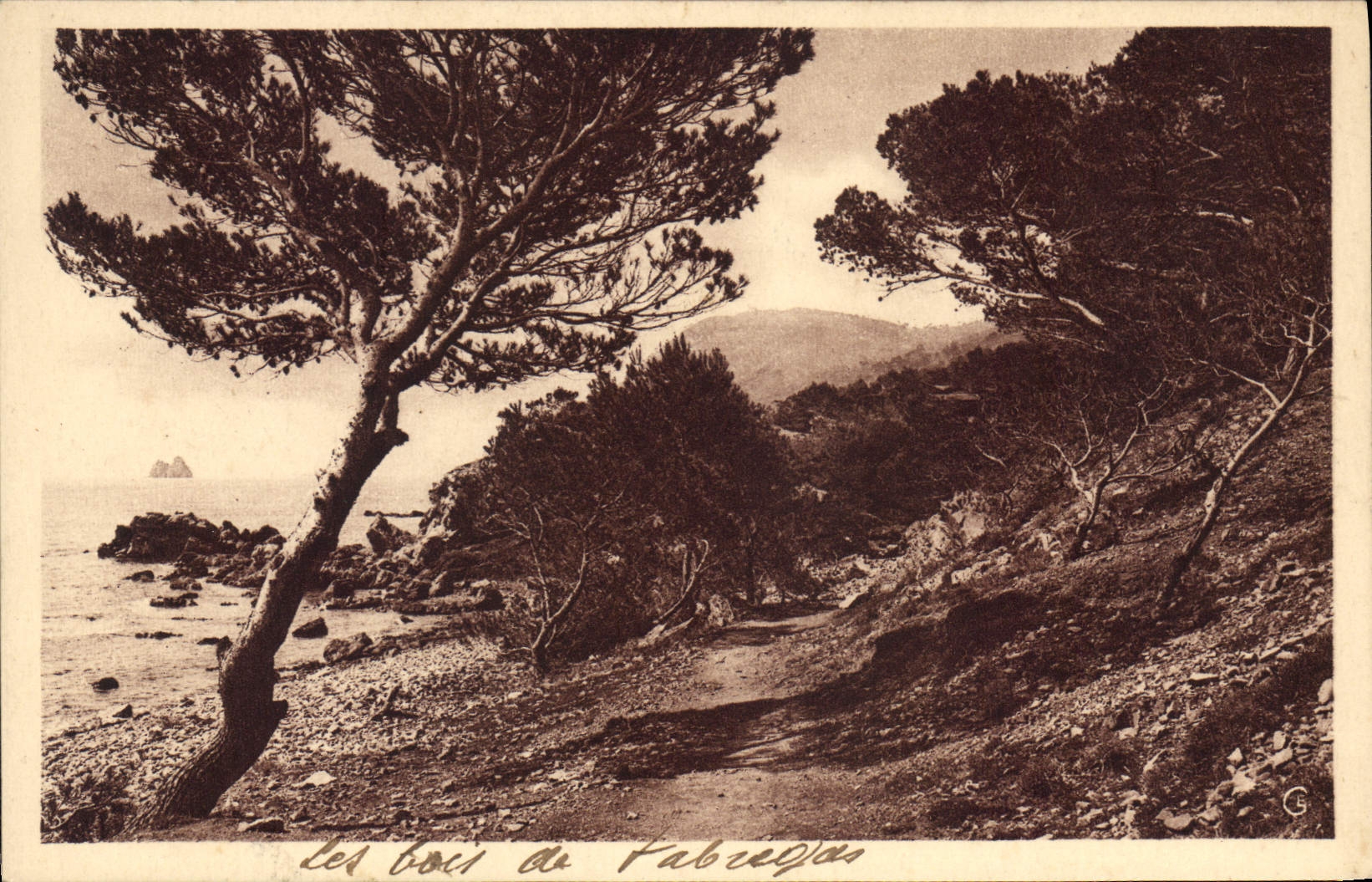 CPA Envrions de la Seine Mer La Verne Vue sur les Deux Freres