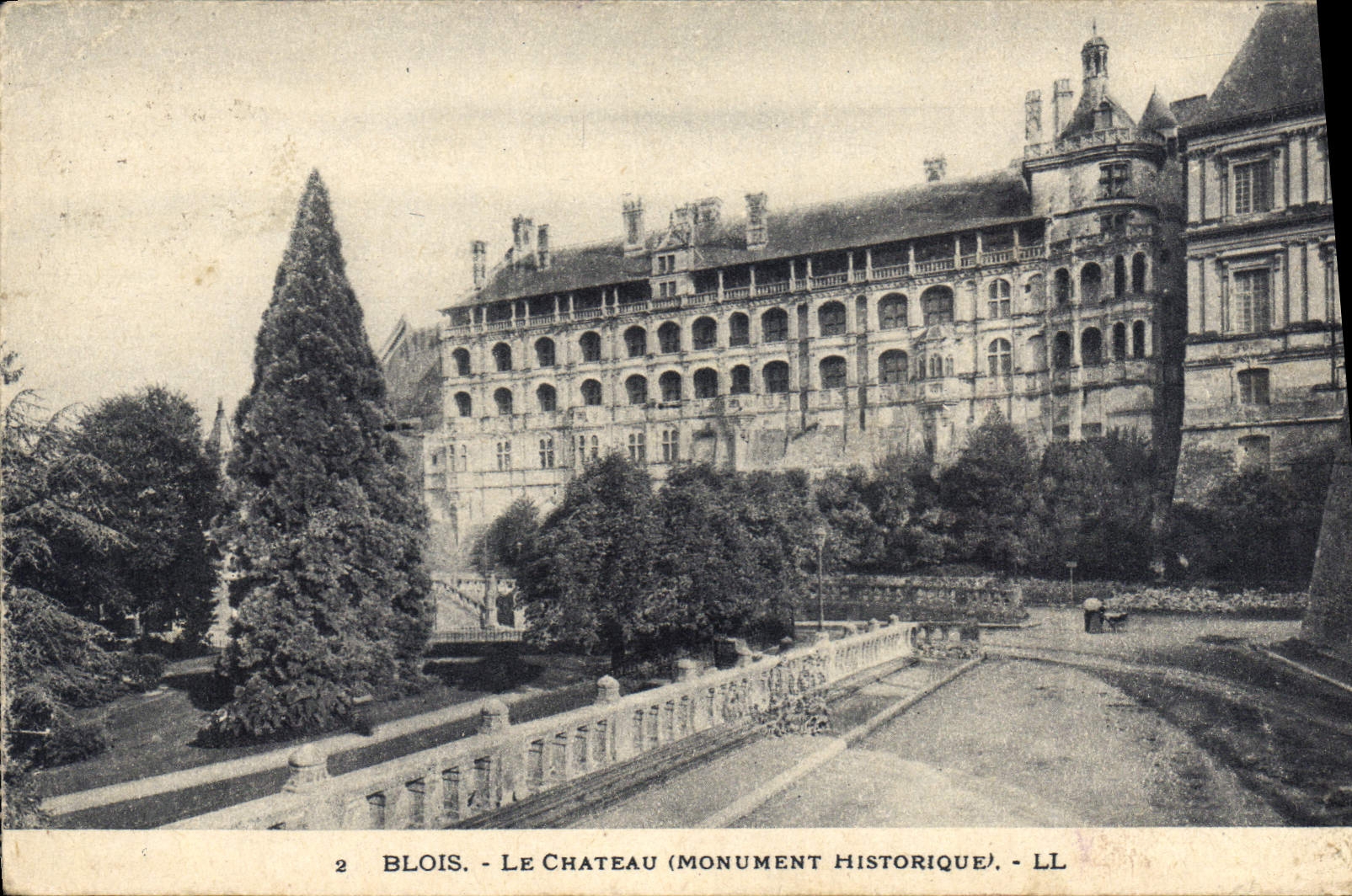 CPA Blois Le Chateau Monument Historique 