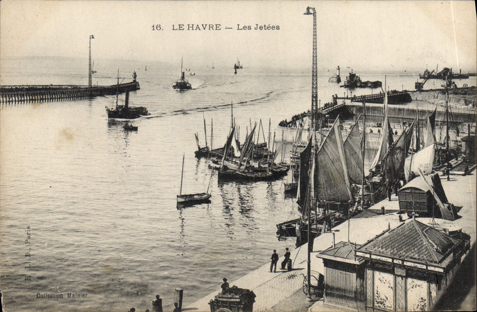CPA Le Havre Les Jetees Bateaux