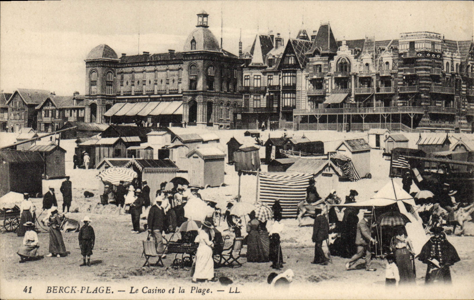 CPA Berck Plage Le Casino et la Plage 