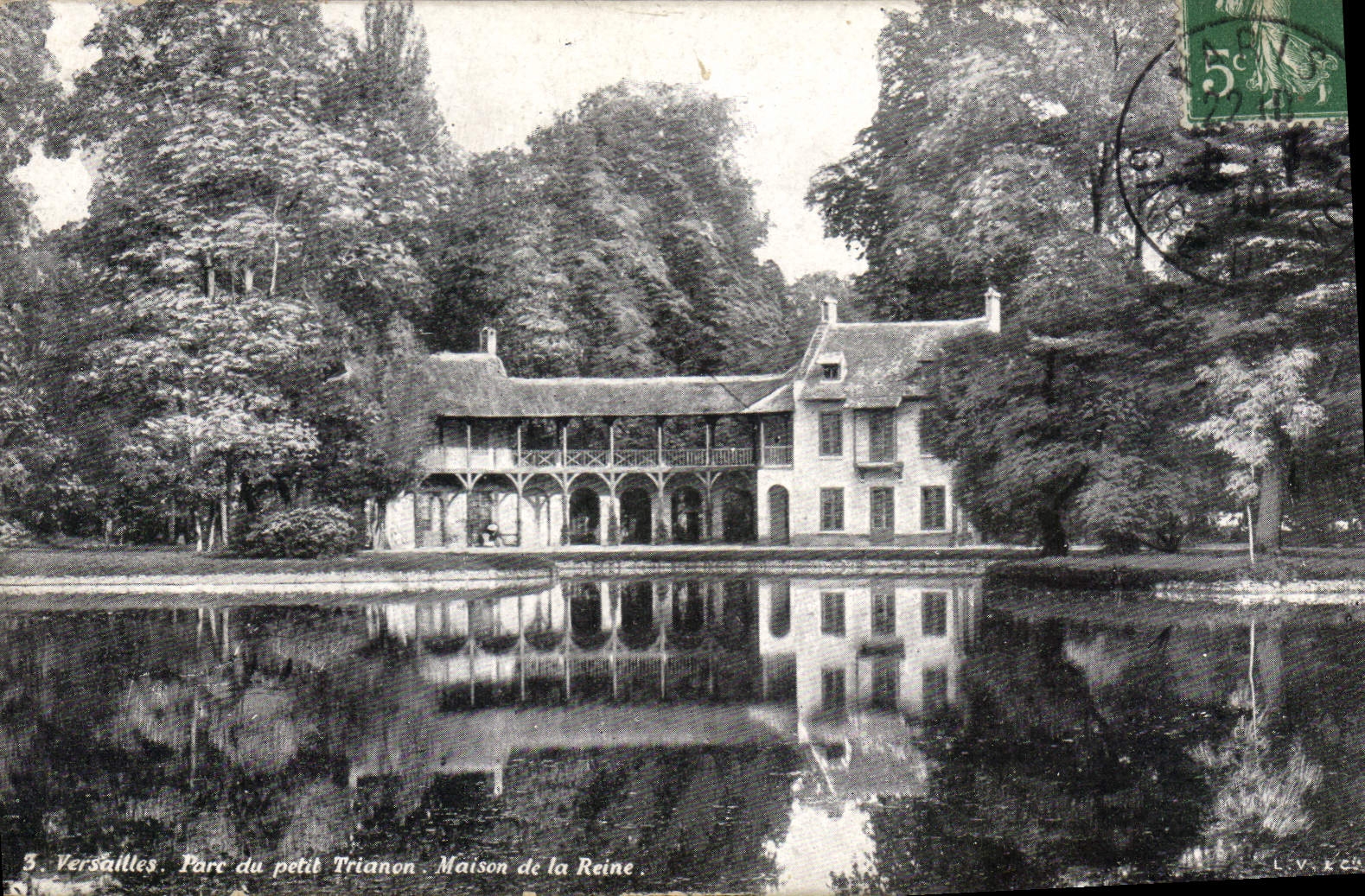 CPA Versailles Parc du petie Trianon Maison de la Reine 