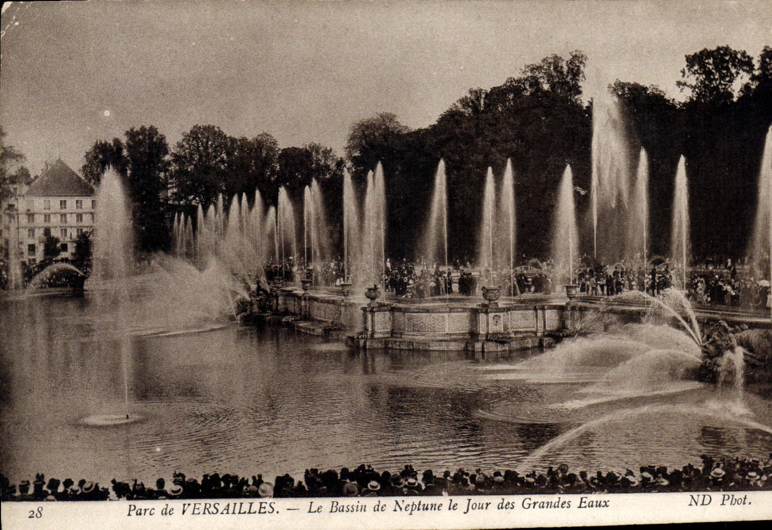 CPA Parc de Versailles Le Bassin de Neptune le Jour des Grandes Eaux 