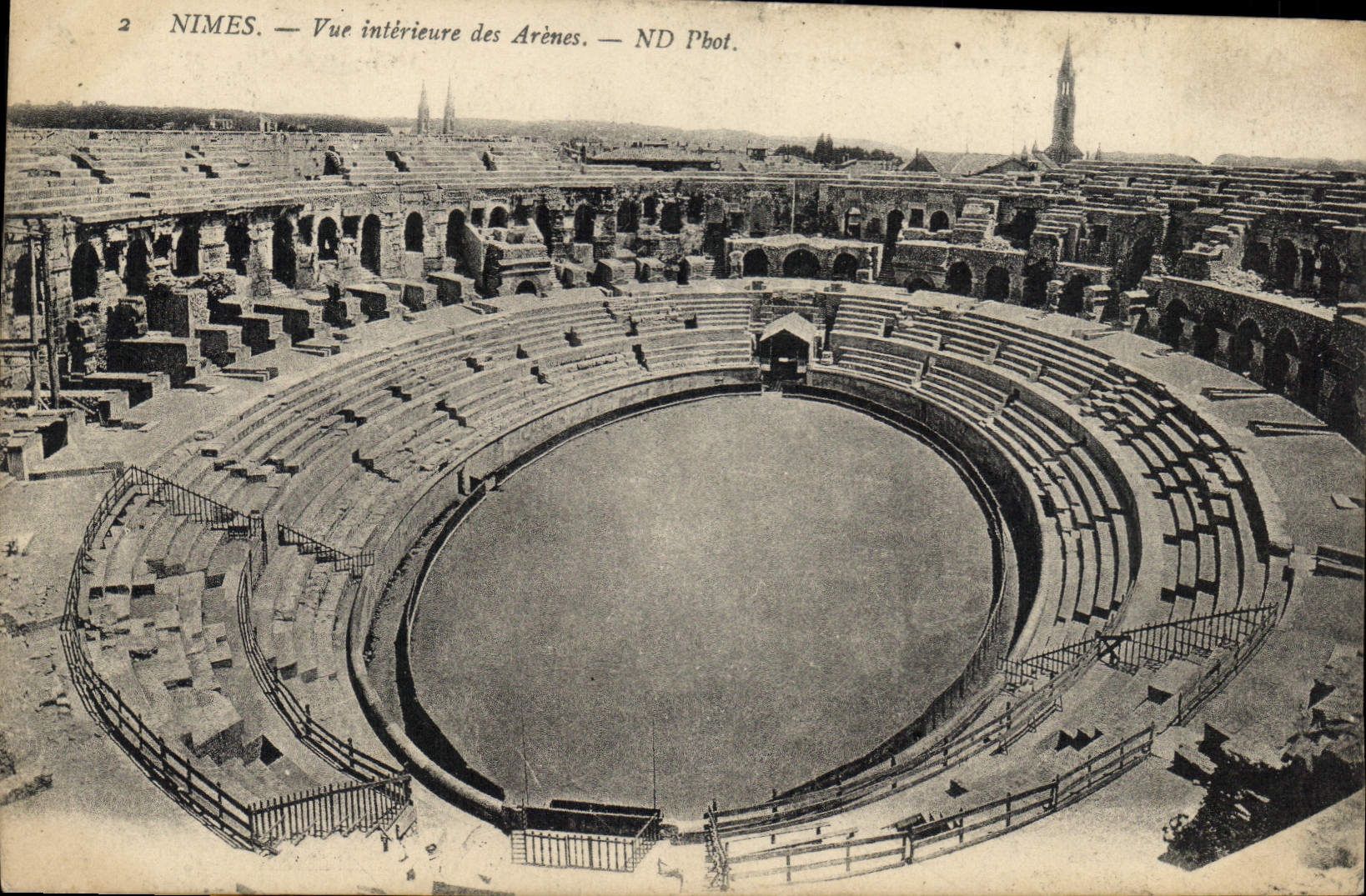 CPA Nimes Vue interieure des Arenes 