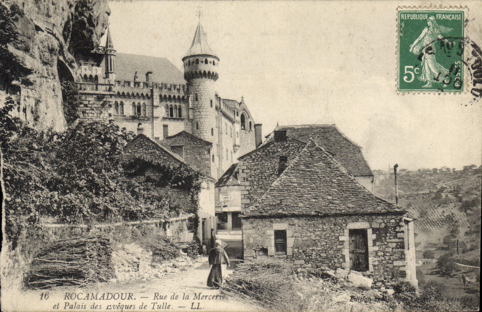 CPA Rocamadour Rue de la Mercerie et Palais des Eveques de Tulle