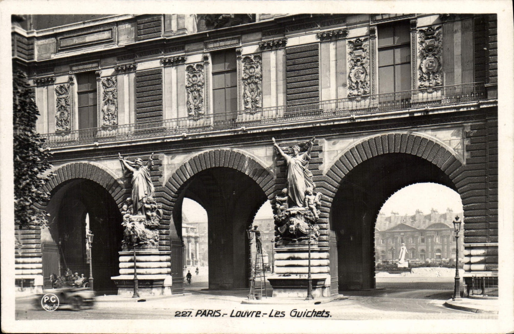 CPA Paris Louvre Les Guichets 