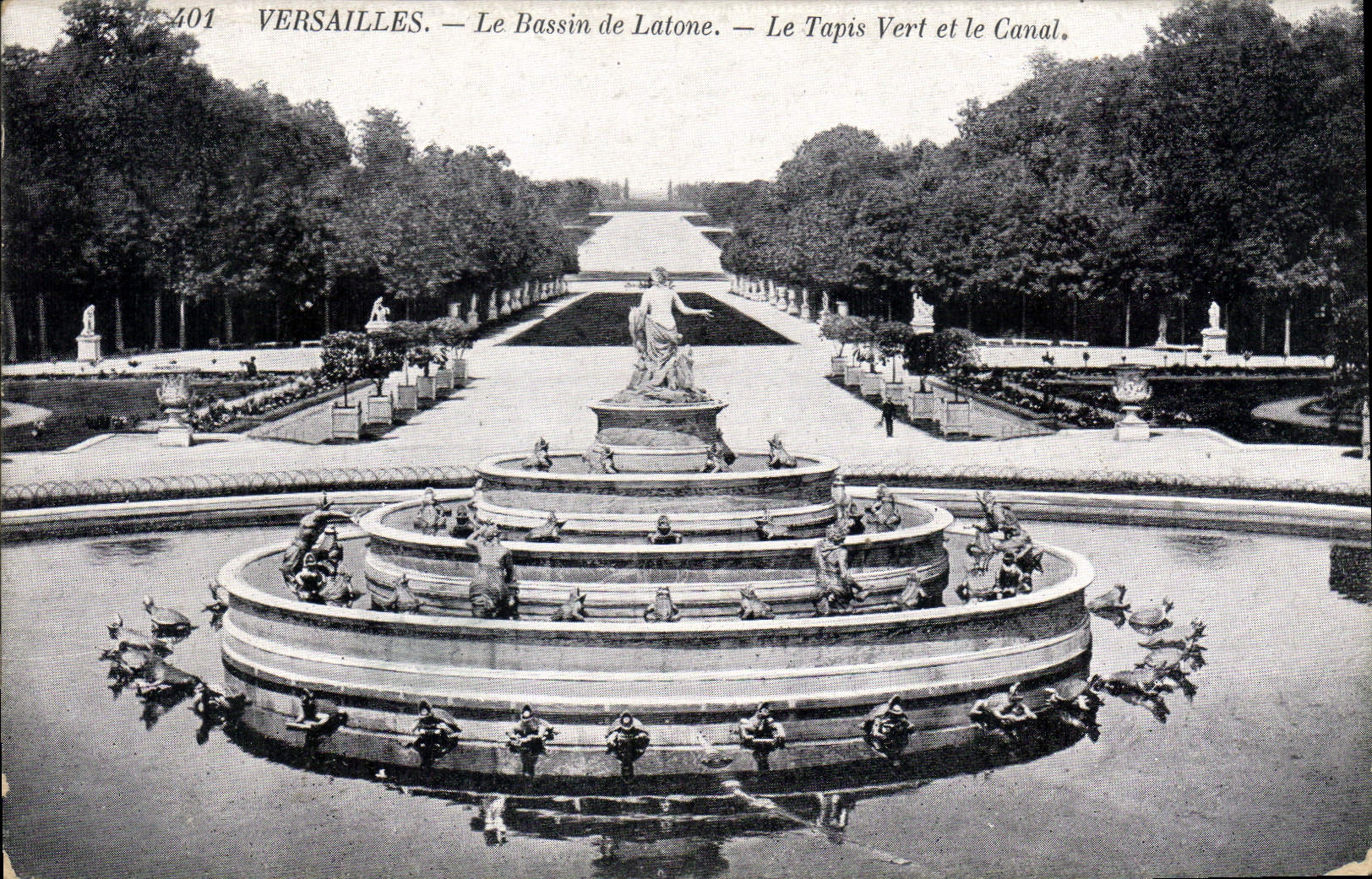 CPA Versailles Le Bassin de Latone Le Tapis Vert et le Canal 