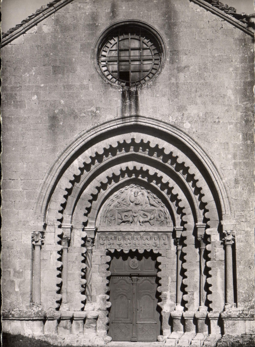 CPA Ganagobie BA Porche de l'Eglise