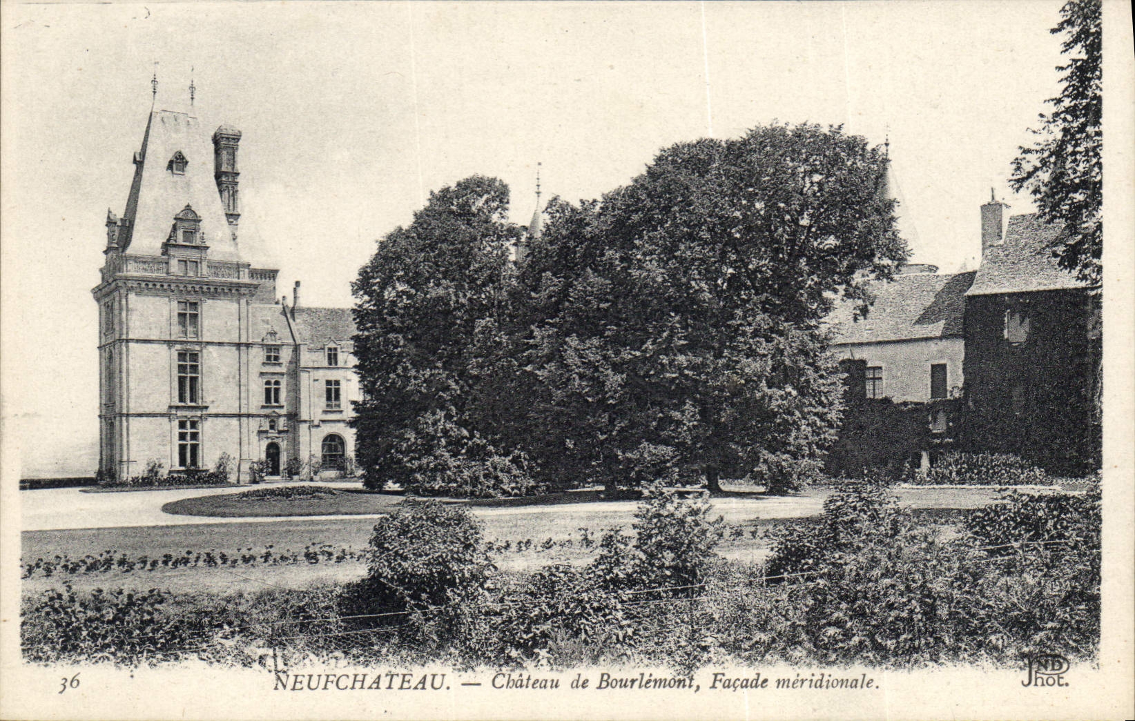 CPA Nuefchateau Chateau de Bourlemont Facade meridionale