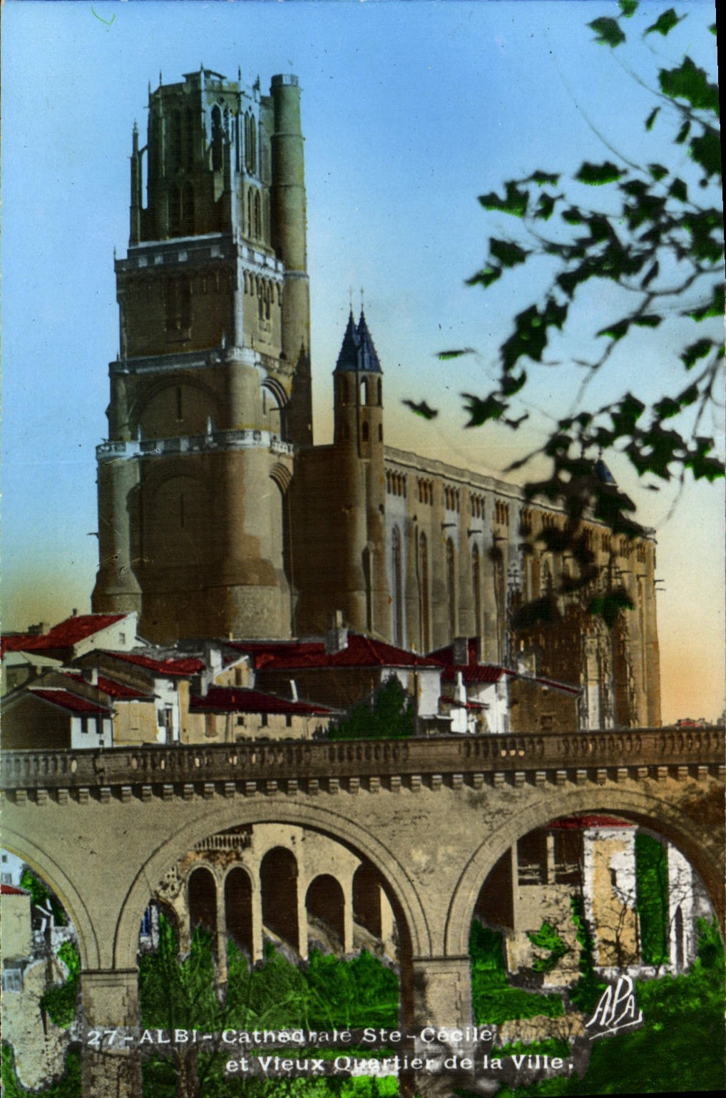 CPA Albi Cathedrale Ste Cecile et Vieux Ouertier de la Ville