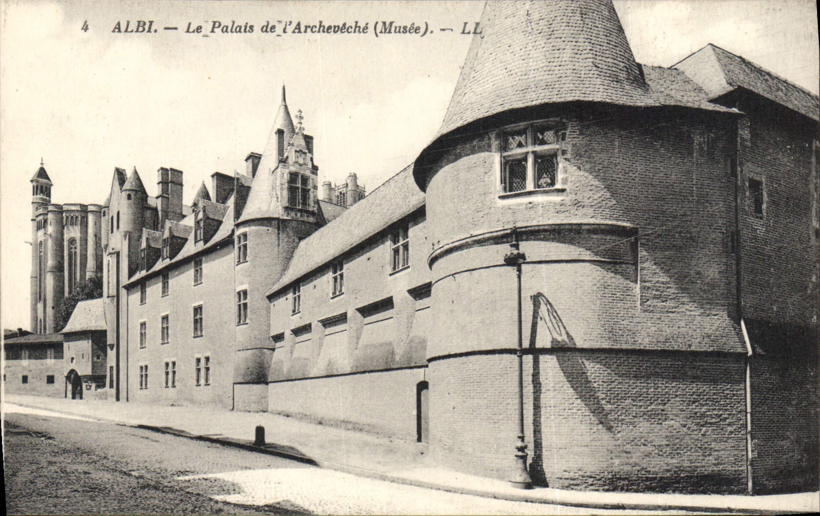 CPA Albi Le Palais de l'Archeveche Musee 