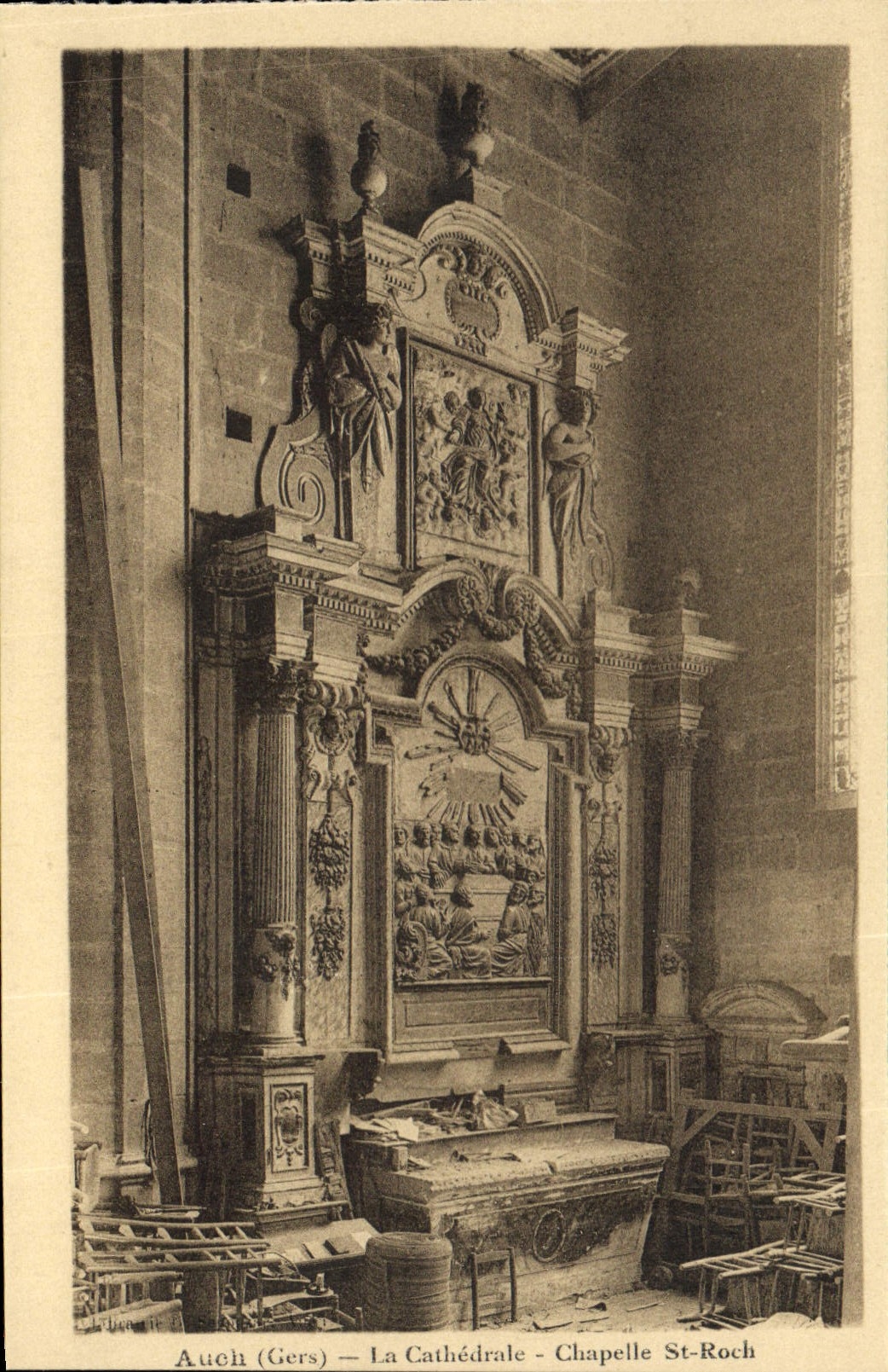 CPA Auch Gers La Cathedrale Chapelle St Roch