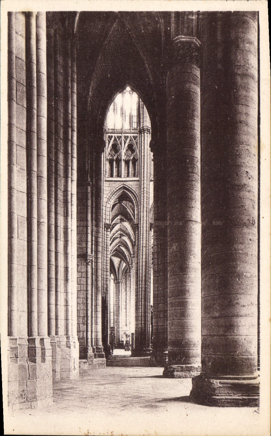 CPA Cathedrale de Meaux Collateral droit 
