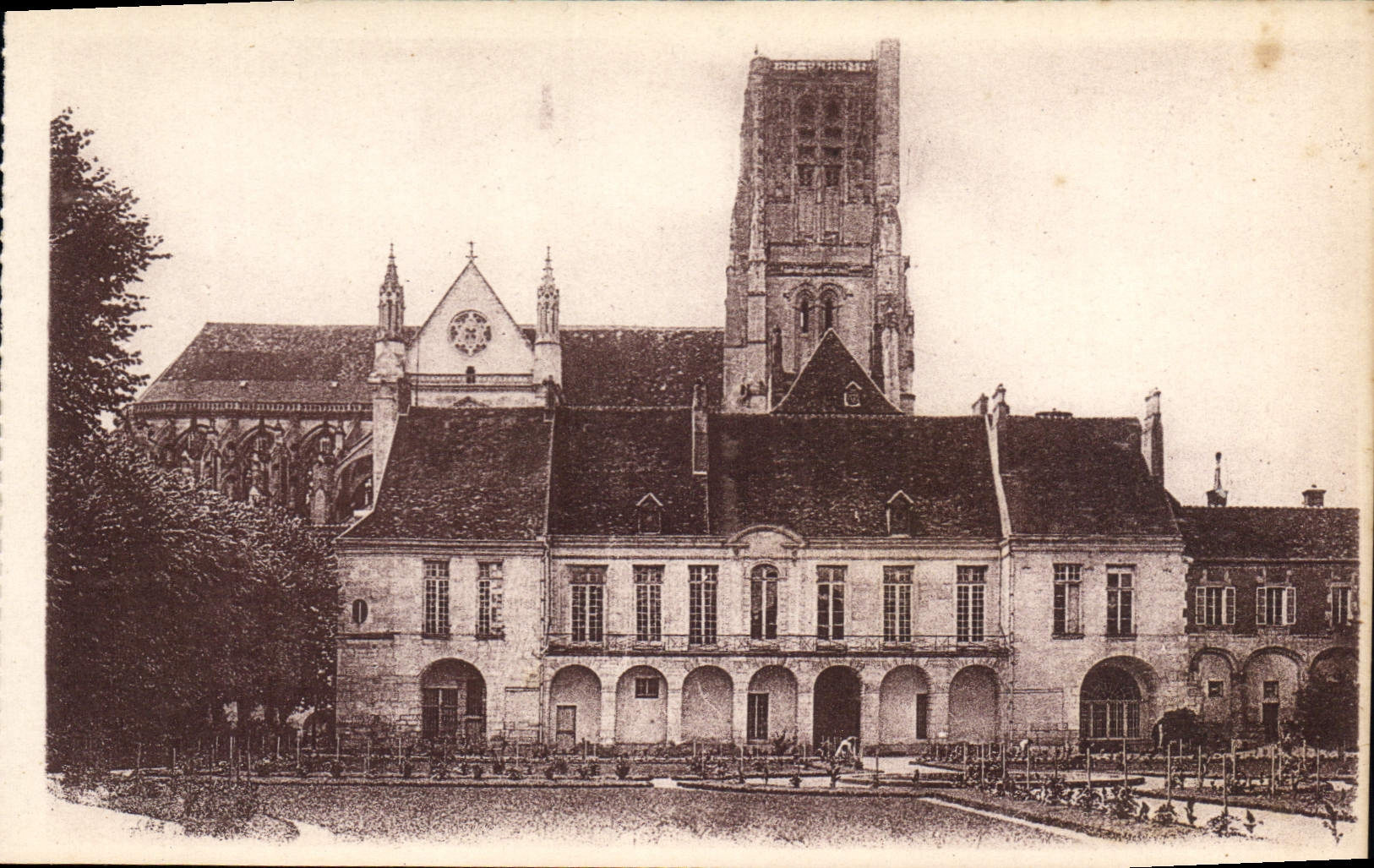 CPA Meaux Ancien Eveche 