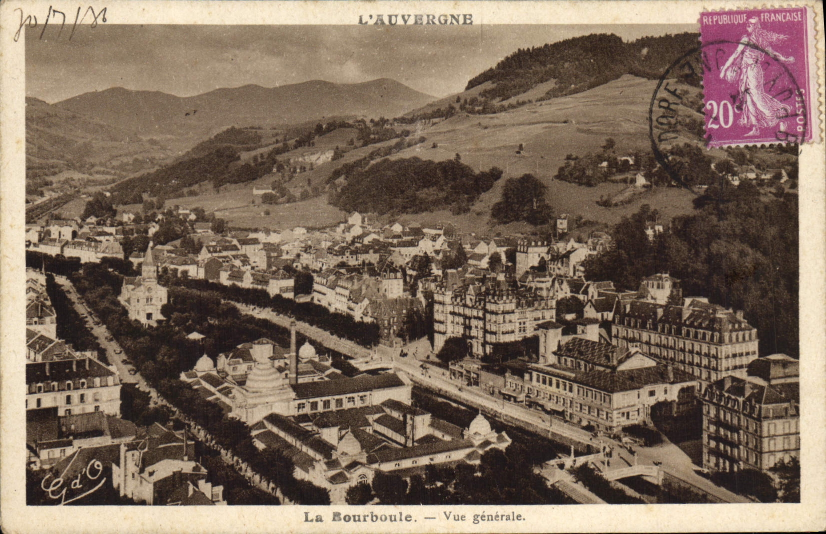 CPA L'Auvergne La Bourboule Vue generale