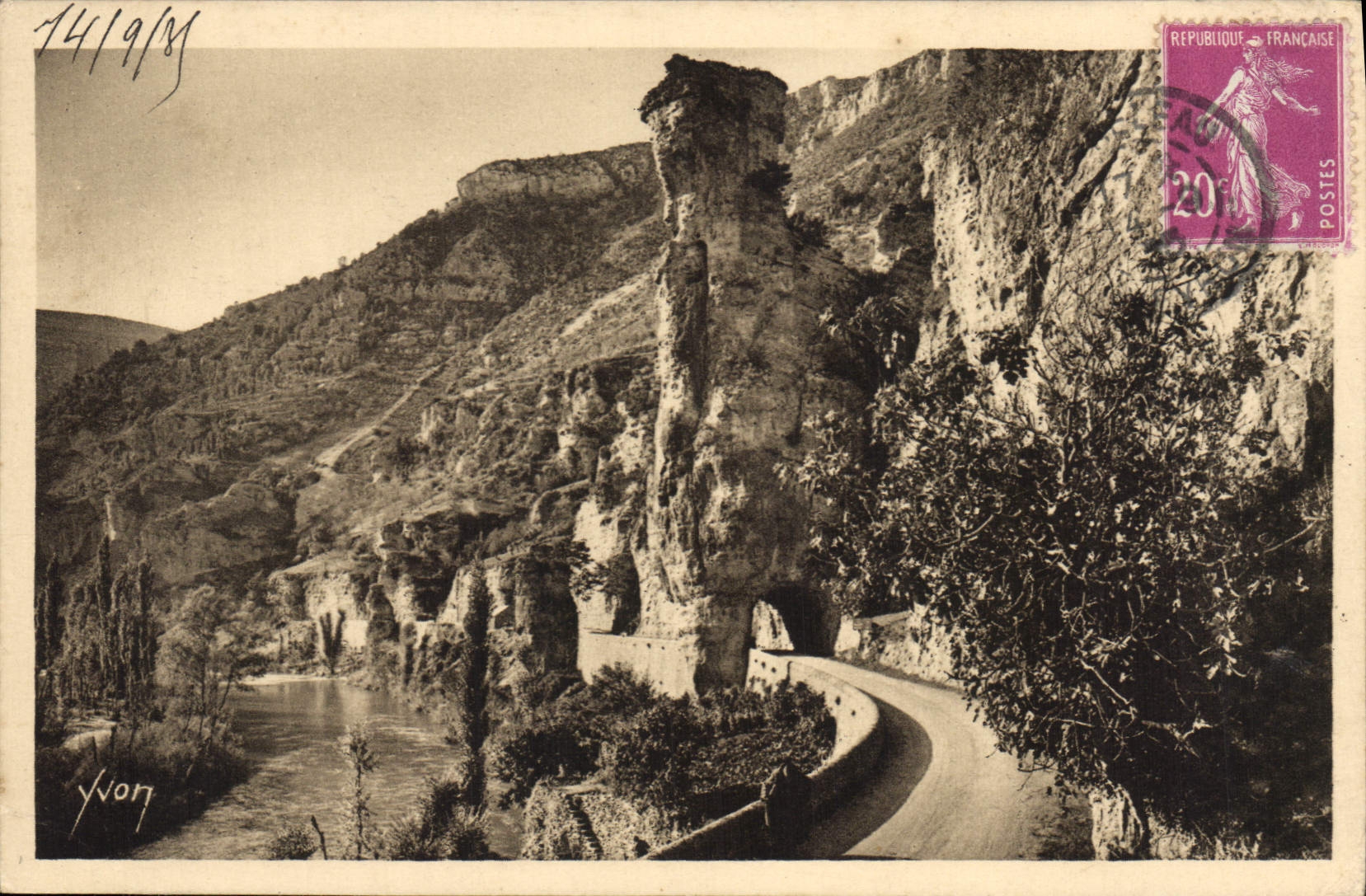 CPA Gorges du Tarn Pougnadoire Lozere La Tour Eiffel
