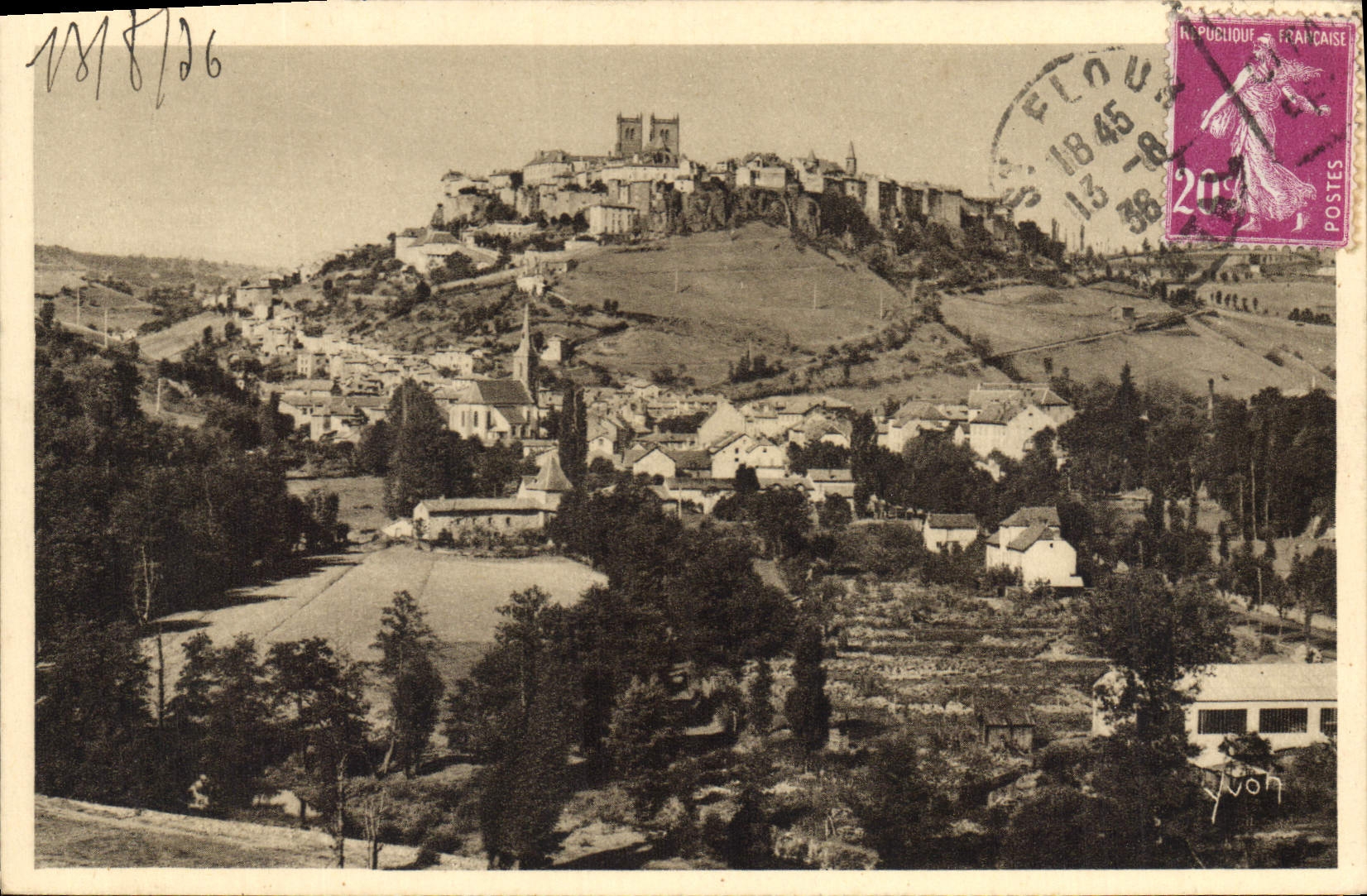 CPA Saint Flour Cantal Vue generale